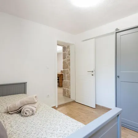 Holiday home Cozy In With Kitchen Zmijavci