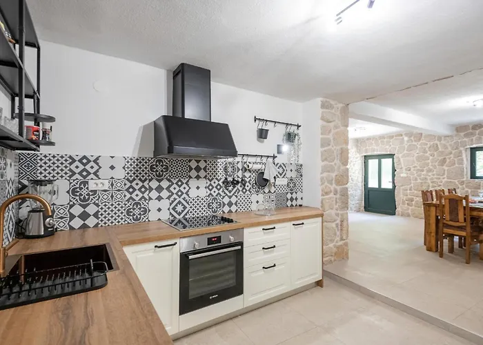 Vikendica Cozy In With Kitchen